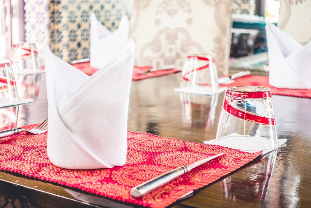 ¿Manteles de papel o de tela para un restaurante?